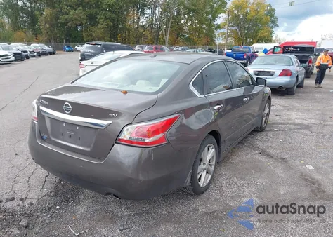 2015 Nissan Altima 2.5 Sv z USA, uszkodzony, nr VIN 1N4AL3AP9FC243263